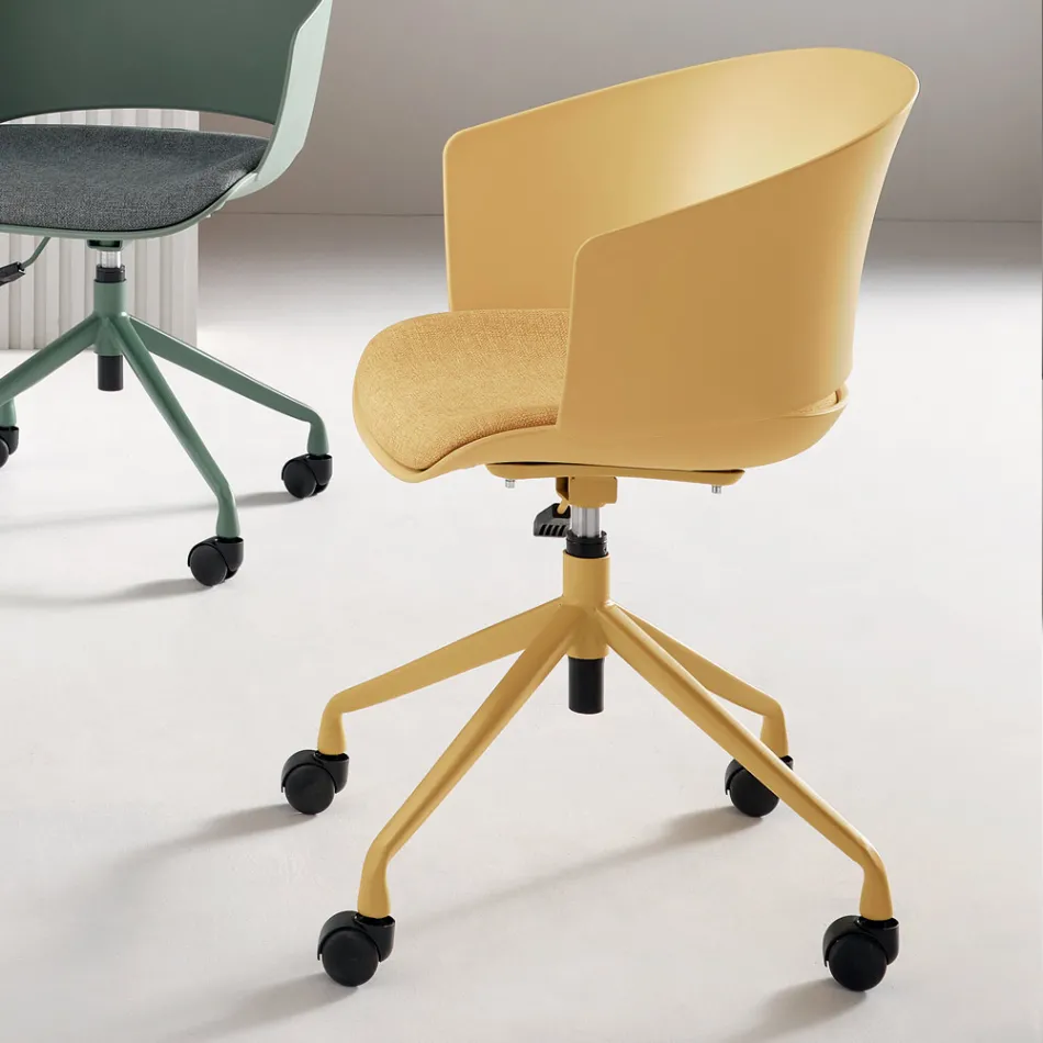 2 um 180° drehbare Sessel mit stoffbezogenem Sitz aus Polypropylen - Renza Viadurini