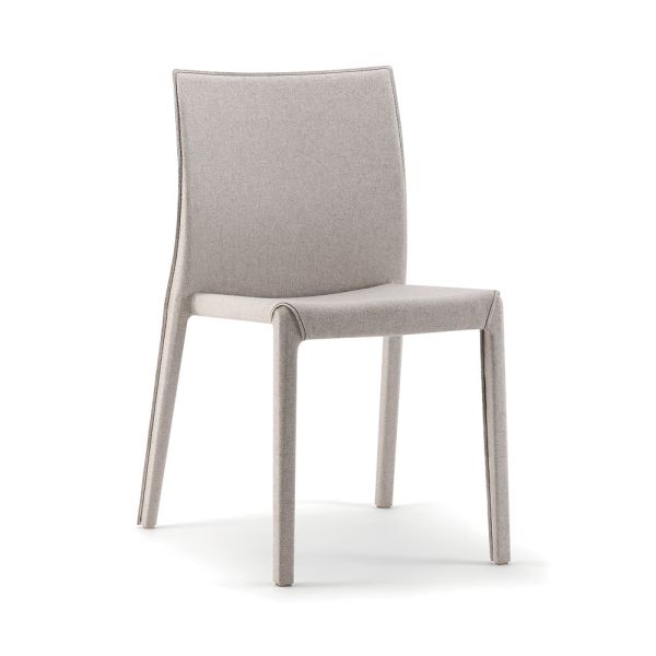 2 stapelbare stühle aus polypropylen, fiberglas und mit wolle gepolstert – gefunden