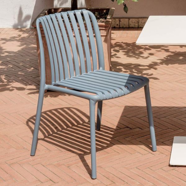 4 stapelbare gartenstühle aus polypropylen und fiberglas - orelia