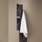 Alisea Dreifarbige Metall-Wandgarderobe mit schrägem Detail Viadurini