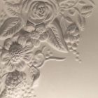 Wandapplikation in mattweißem Keramikdesign mit dekorativen Blumen - Fluxo Viadurini
