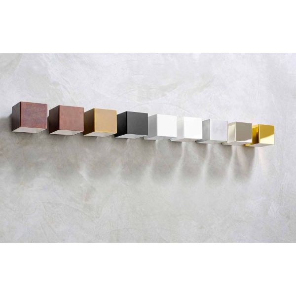 Led wandleuchte aus messing und gips - cubetto aldo bernardi