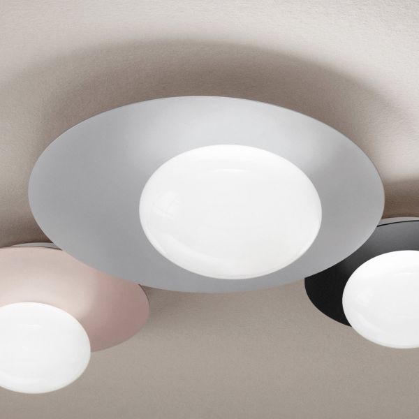 Wand- oder deckenleuchte aus aluminium, metall und weißem glas - luma