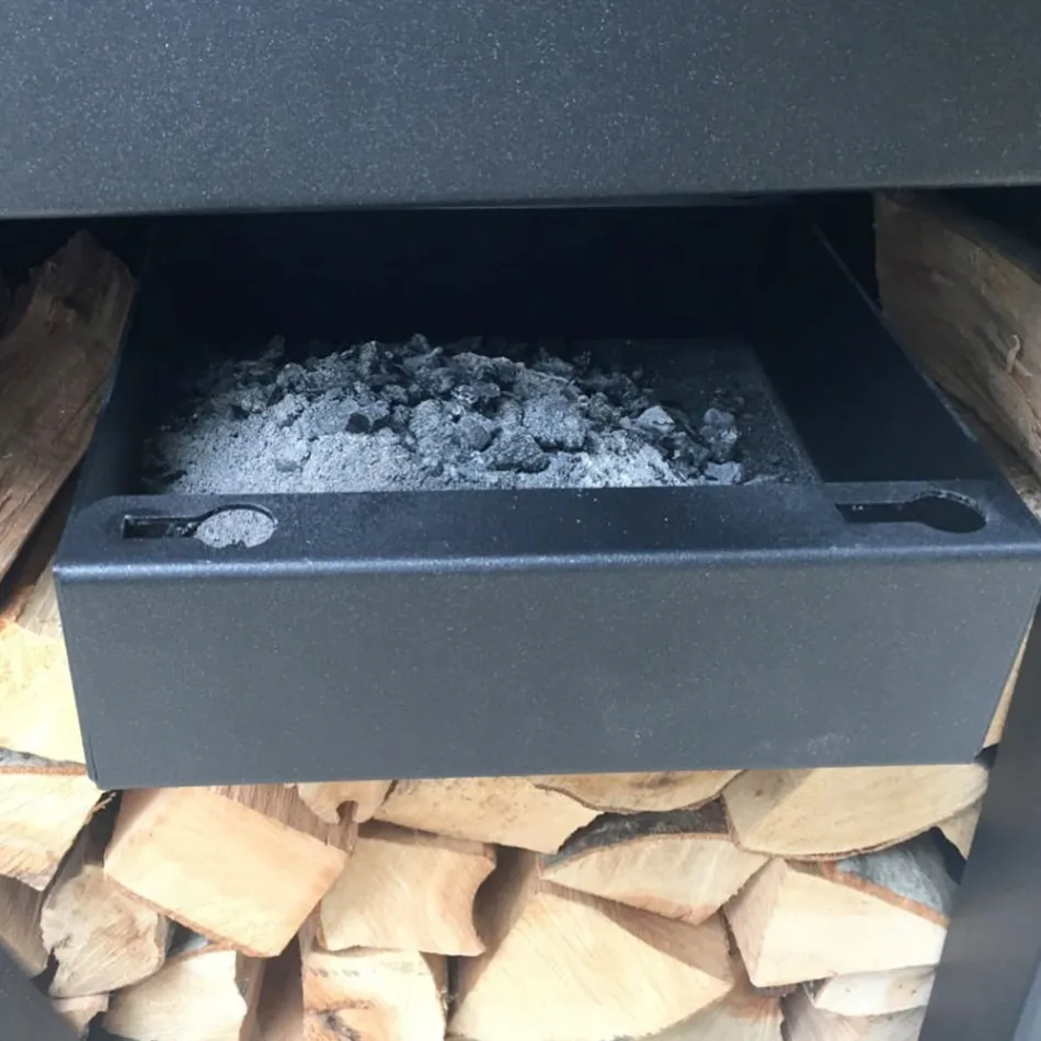 Barbecue mit Feuerbetrieb, Kochplatte und Holzhalterung - Giorgione Viadurini