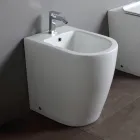 Standbidet mit einem Loch und randloser Technologie in weißer Keramik - Oleandro  Viadurini