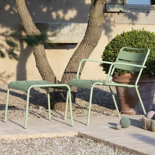 Outdoor-chaiselongue mit metallfußstütze made in italy - amina