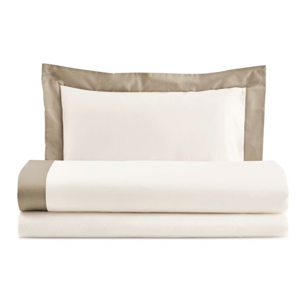 Komplettes queen-size-bettset aus 100 % baumwolle und 10 % baumwollsatin – detail