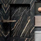 Badezimmerausstattung mit Noir Desir Gres Waschbecken - Orione Viadurini