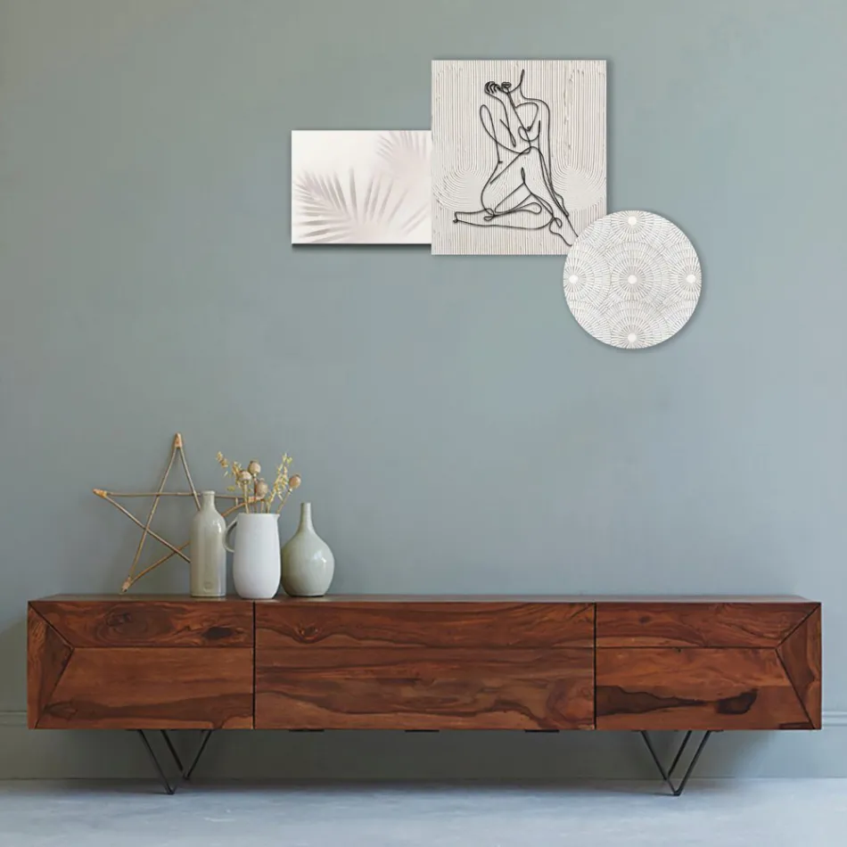 Komposition aus 3 Tafeln mit der Stilisierung einer Frau, hergestellt in Italien – Kaori Viadurini