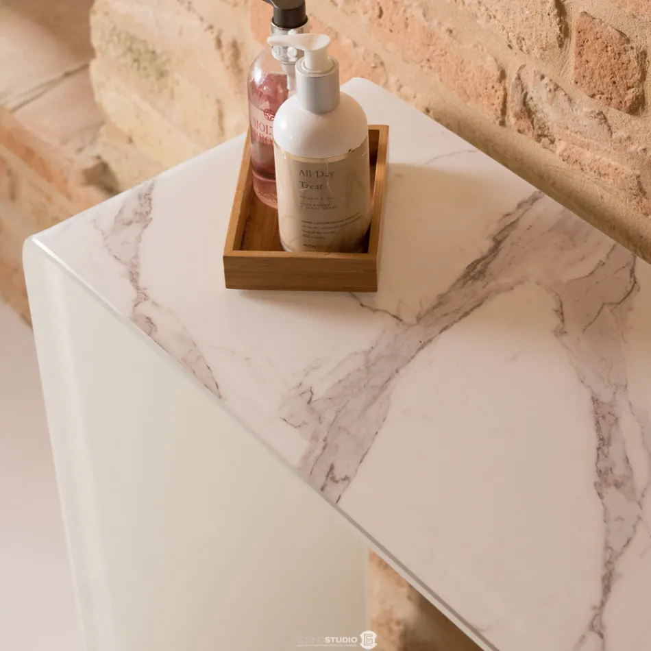 Konsolentisch aus 10 mm starkem, gehärtetem, gebogenem Glas mit Marmoroptik – Agordo Viadurini