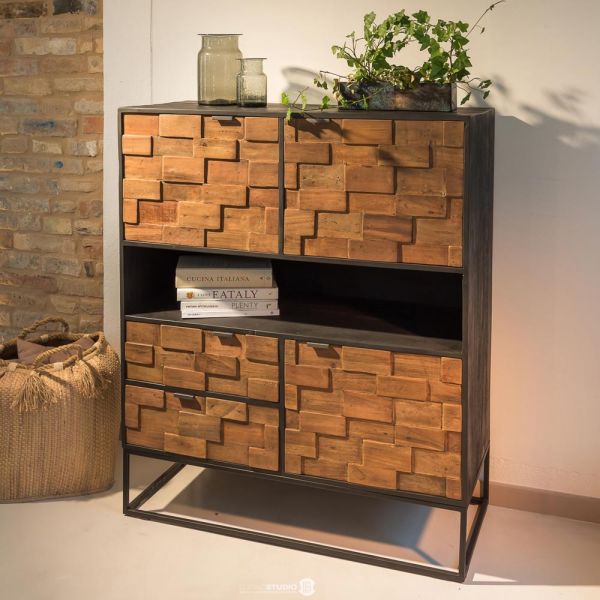 Indoor-sideboard aus recyceltem patchwork-holz und metallbasis - slide