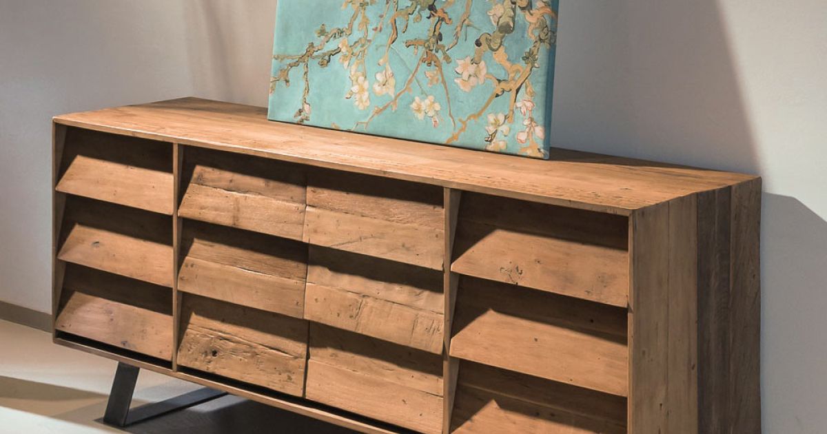 Wohnzimmer-Sideboard mit Holztüren und Schubladen