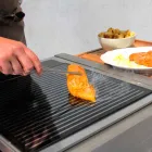 Moderne Gartenküche im Freien auf Holz- und Stahlrädern - Buoncalliope Viadurini