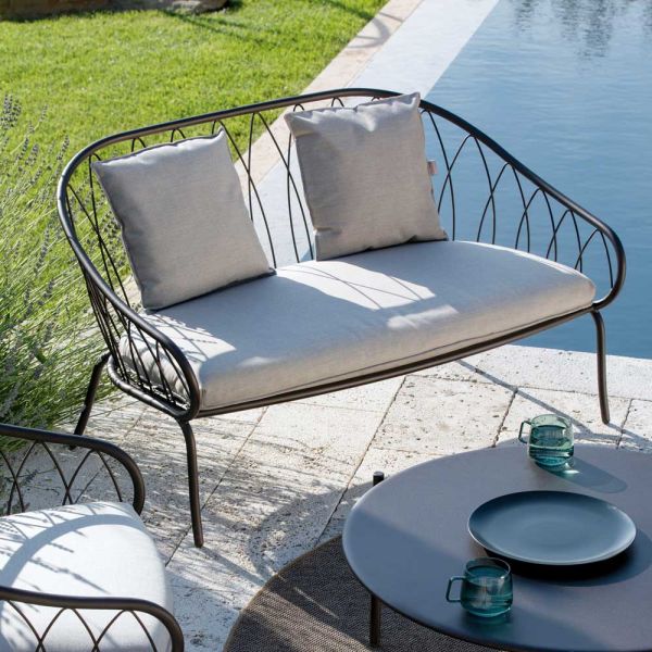 2-sitzer-gartensofa aus metall und kissen made in italy - fontana