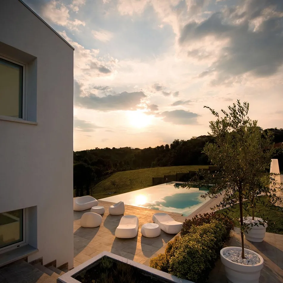 Modernes Outdoor-Sofa aus Polyethylen von Made in Italy Design - Ervin Viadurini