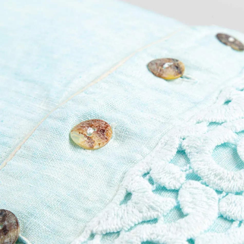 Kissenbezug aus farbigem Leinen, Poema-Spitze und italienischer Luxus-Paspelierung – Stego Viadurini