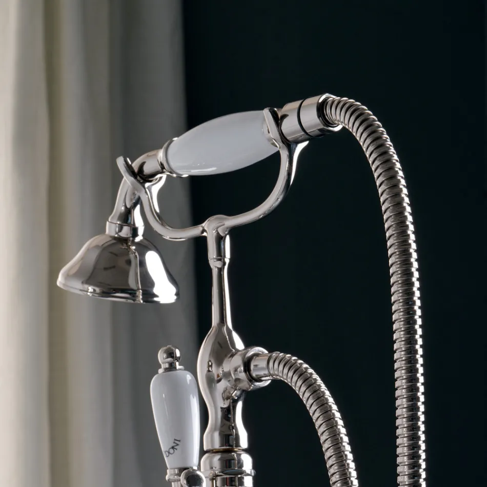 Bodenstehende Badewanneneinheit mit Handtuchhalter und Handbrause Made in Italy - Turin Viadurini