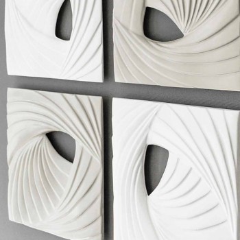 Dekorative Wandinstallation in modernem Design in Weiß und Grau - Bossy