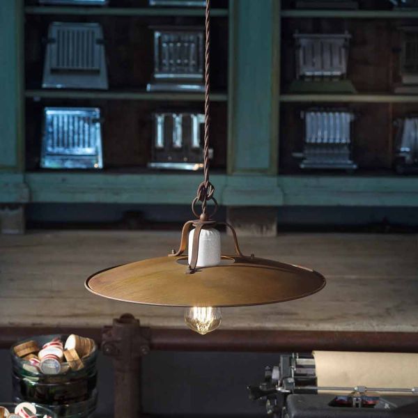 Hängelampe im industrial design von ferroluce