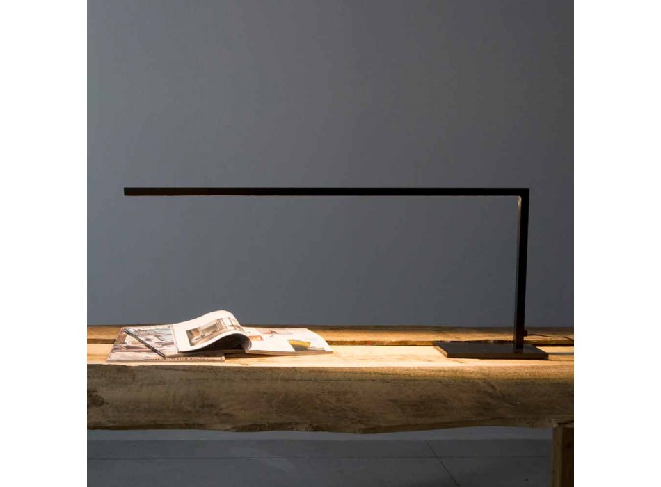Design Tischleuchte aus mattschwarz lackiertem Eisen Made in Italy - Linea