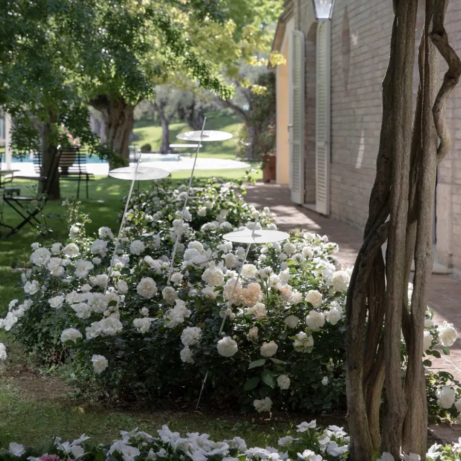 Garten-Stehlampe Aluminium Weiß Design mit Seerosenblatt - Cipriam Viadurini