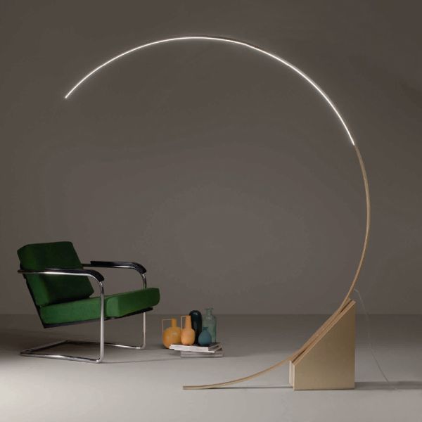 Stehlampe aus lackiertem metall mit dimmbarem led-licht – eukalyptus