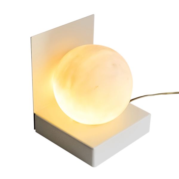 Metalllampe mit weißer kugel aus satinmarmor made in italy - issei