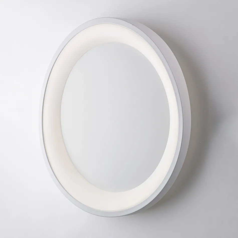 Voyager: Dreiflammige Stehlampe aus schwarzem Metall und Glas für elegante Interieurs Viadurini