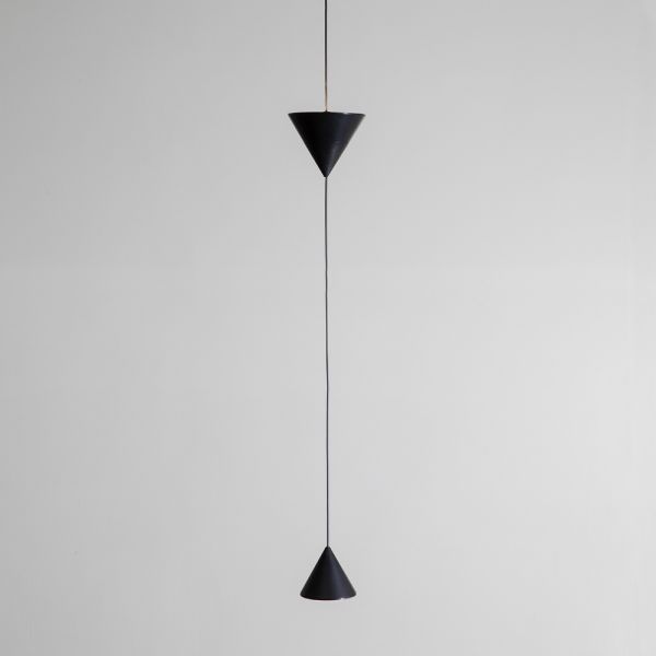 Hängende drahtlampe aus schwarzem aluminium und doppelkegel-design - mercado