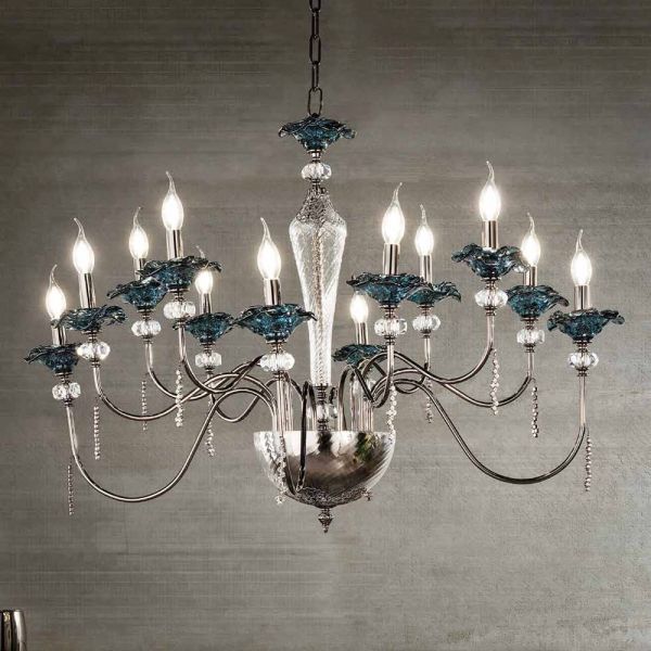 Klassischer kronleuchter mit 12 lichtern aus glas, kristall und luxusmetall - flandern