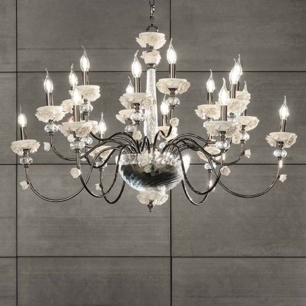 Klassischer kronleuchter mit 18 lichtern aus porzellan und luxuriösem mundgeblasenem glas - eteria