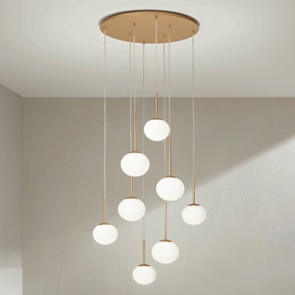 Kronleuchter mit 8 leds aus goldlackiertem metall und mundgeblasenem glas – ailanto