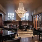 Kronleuchter aus Eisen und Gold mit Strasssteinen, hergestellt in Italien, für die Inneneinrichtung - Österreich Viadurini