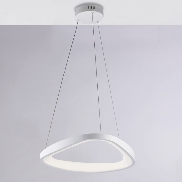 Kronleuchter aus glas und metall zur beleuchtung eleganter interieurs – voyager