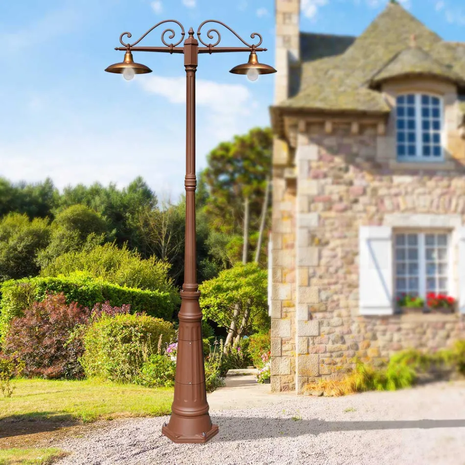 Laternenpfahl mit 2 Lichtern im Vintage-Stil aus Aluminium und Messing, hergestellt in Italien – Adela Viadurini