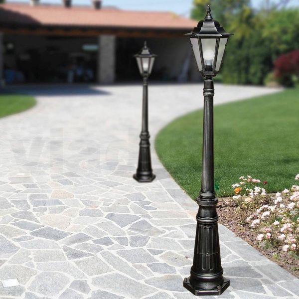 154 cm hohe gartenlampe aus glas und 5 aluminiumausführungen - pinako
