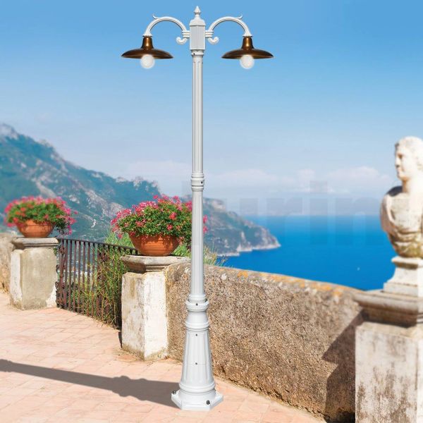 Straßenlaterne im vintage-stil, 2 lichter, aus aluminium und messing, hergestellt in italien – adela