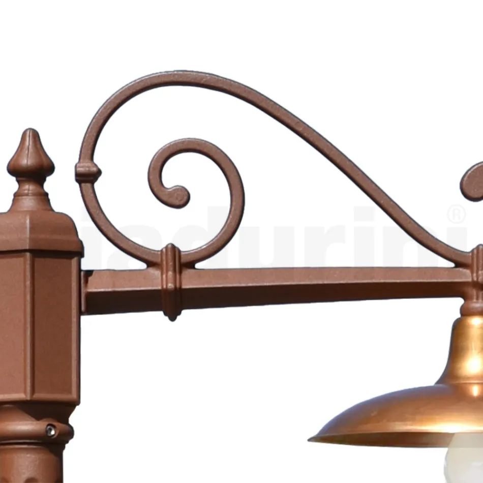 Straßenlampe im Vintage-Stil aus Corten-Aluminium und Messing, hergestellt in Italien – Adela Viadurini