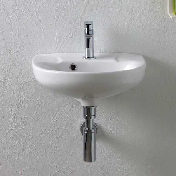 Klassisches design, weißes keramik-wandwaschbecken mit einem hahnloch – silikat