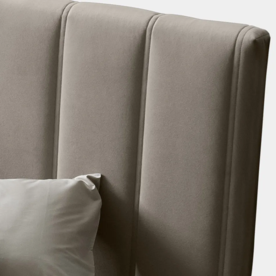 Doppelbett 160x190 mit Steppung mit breiten vertikalen Streifen - Magan Viadurini