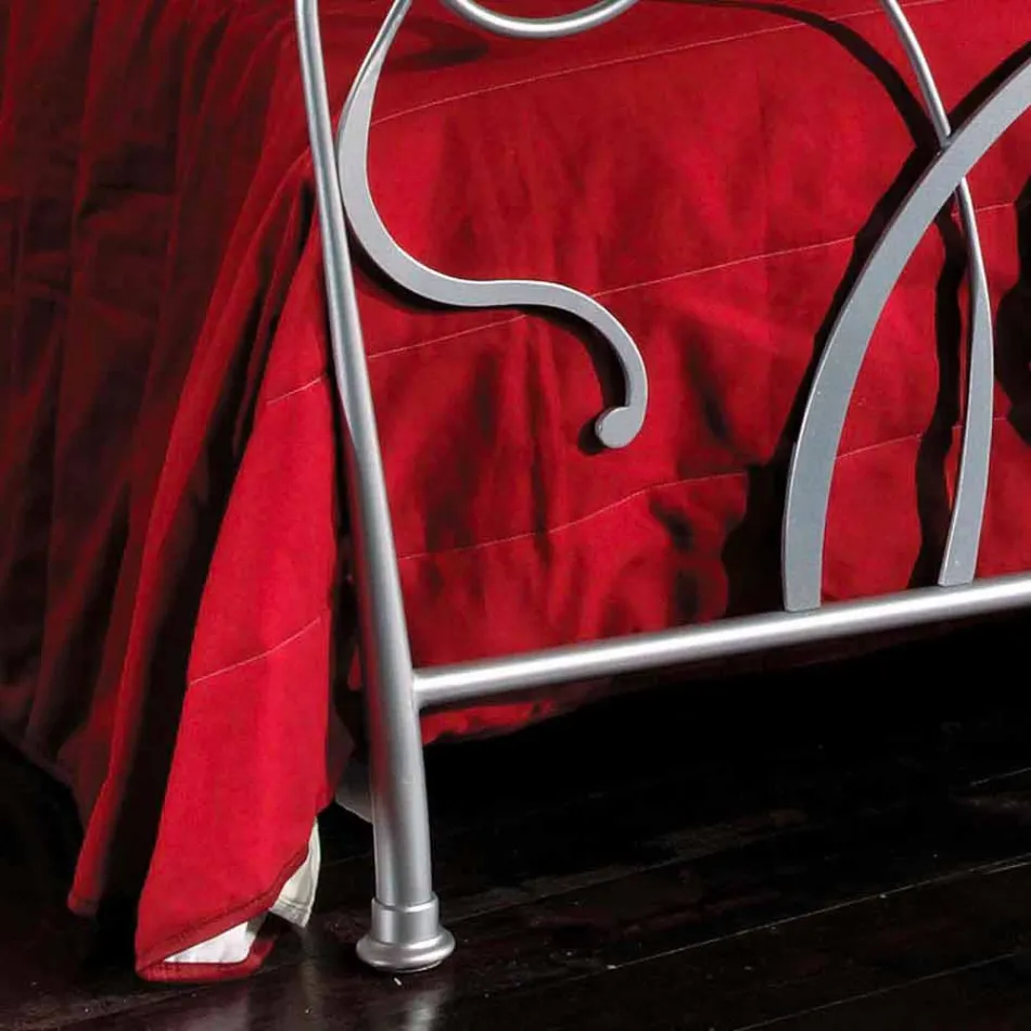 Doppelbett in Eisenfertigkeit mit konischen Beinen Zoe Viadurini