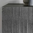 Dreitüriges Sideboard aus gestreiftem Glas und melaminbeschichtetem Holz, hergestellt in Italien - Ninfa Viadurini