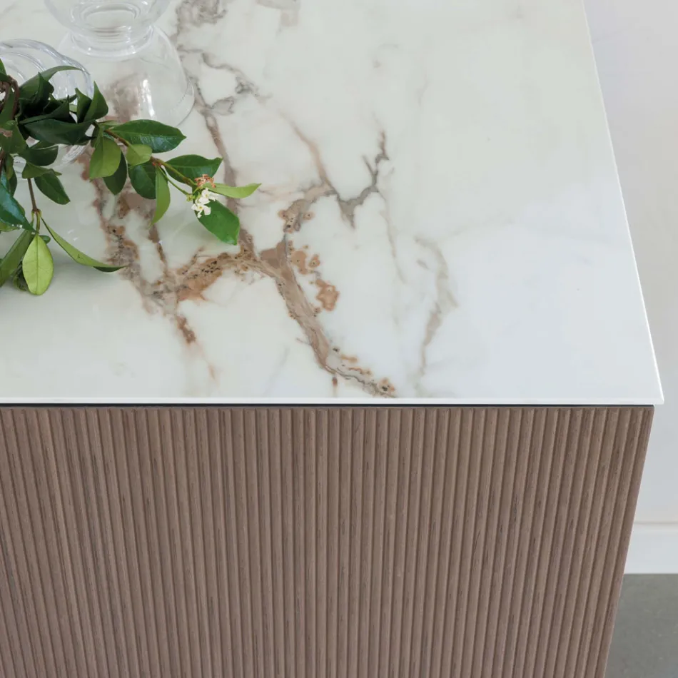 Wohnzimmer-Sideboard mit Stahlgestell und Melaminstruktur - Adriel Viadurini