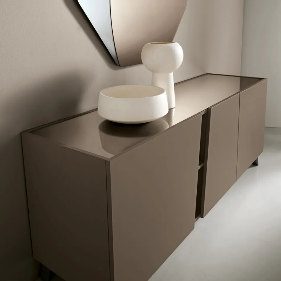 Stand-Sideboard mit drei Flügeltüren aus italienischem Melamin - Calia Viadurini