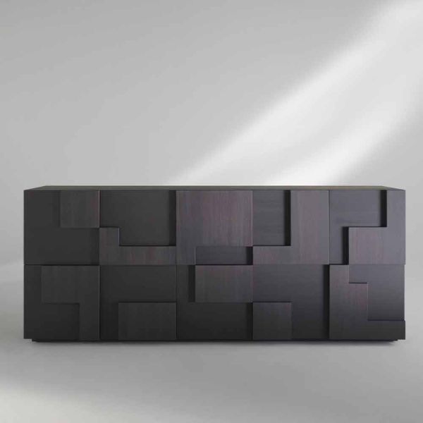 Modernes sideboard madia aus thermoholz in lärche azaela