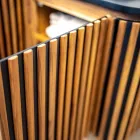 Handgefertigter Badezimmerschrank aus massivem Teakholz und Mahagoni – Heliconia Viadurini