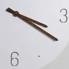 Wanduhr im klassischen Design aus weißem, rundem, lasergeschnittenem Holz - gemütlich Viadurini