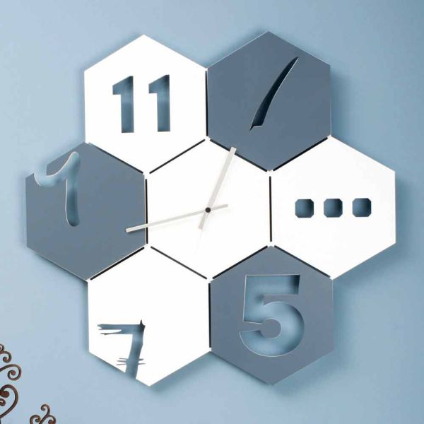 Große wanduhr aus farbigem holz sechseckiges modernes design - nidodape