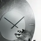 Cinzia – Wanduhr aus gehämmertem, versilbertem Fusingglas, hergestellt in Italien Viadurini