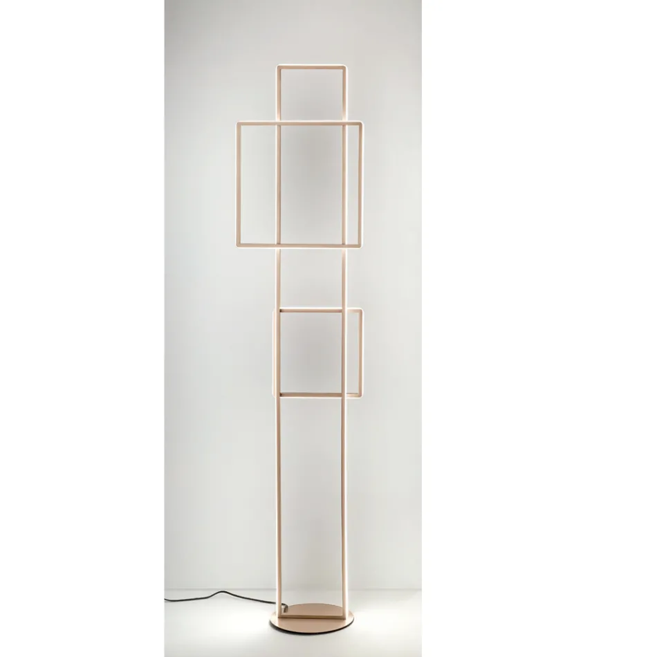 Design-LED-Stehlampe aus Gold oder Silber lackiertem Metall - Formal Viadurini